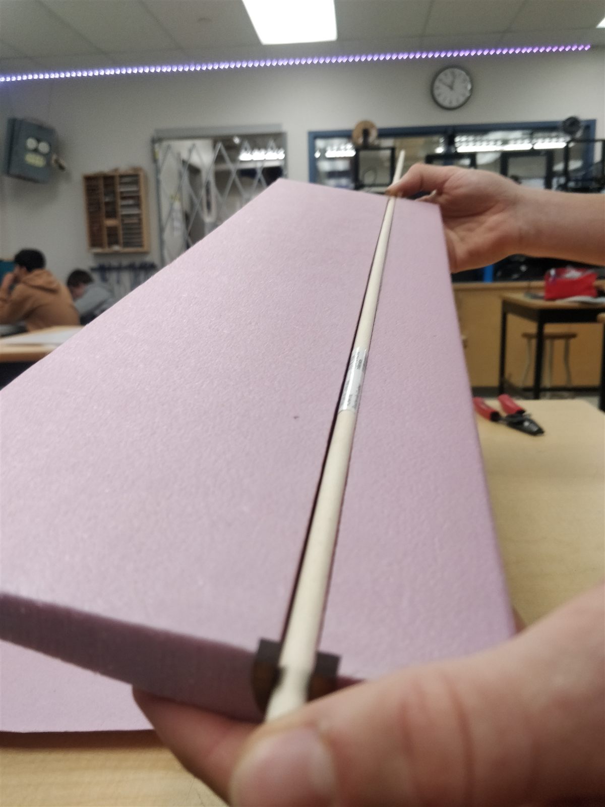 Wing with spar